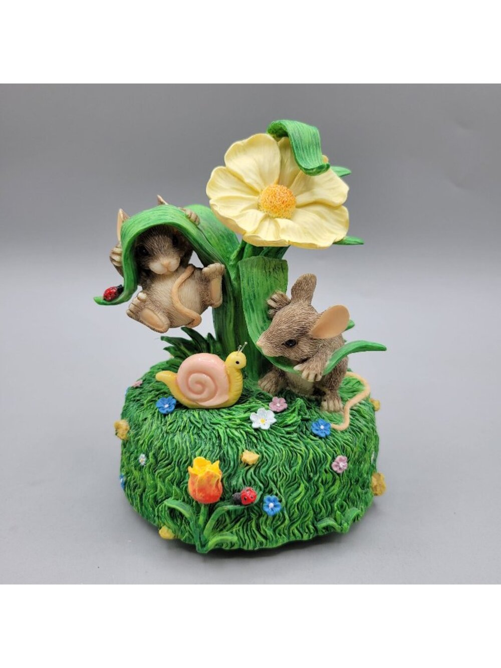 Charming Tails Hangin Around Musical Figurine Mice Snail Flower Silvestri
